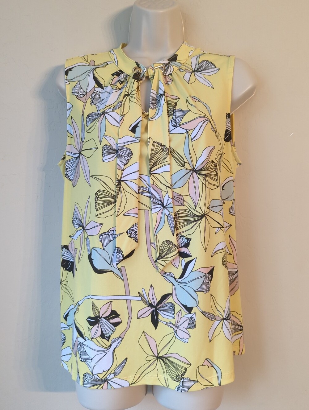Liz Claiborne Floral Sleeveless Top Tie Neck Detail Sz L  Pull Over